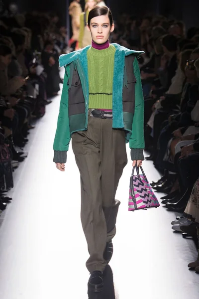 Look 24